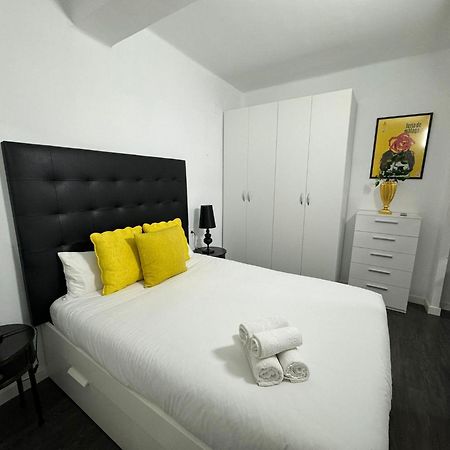 A 20 Pasos Del Museo Picasso Appartement Málaga Buitenkant foto
