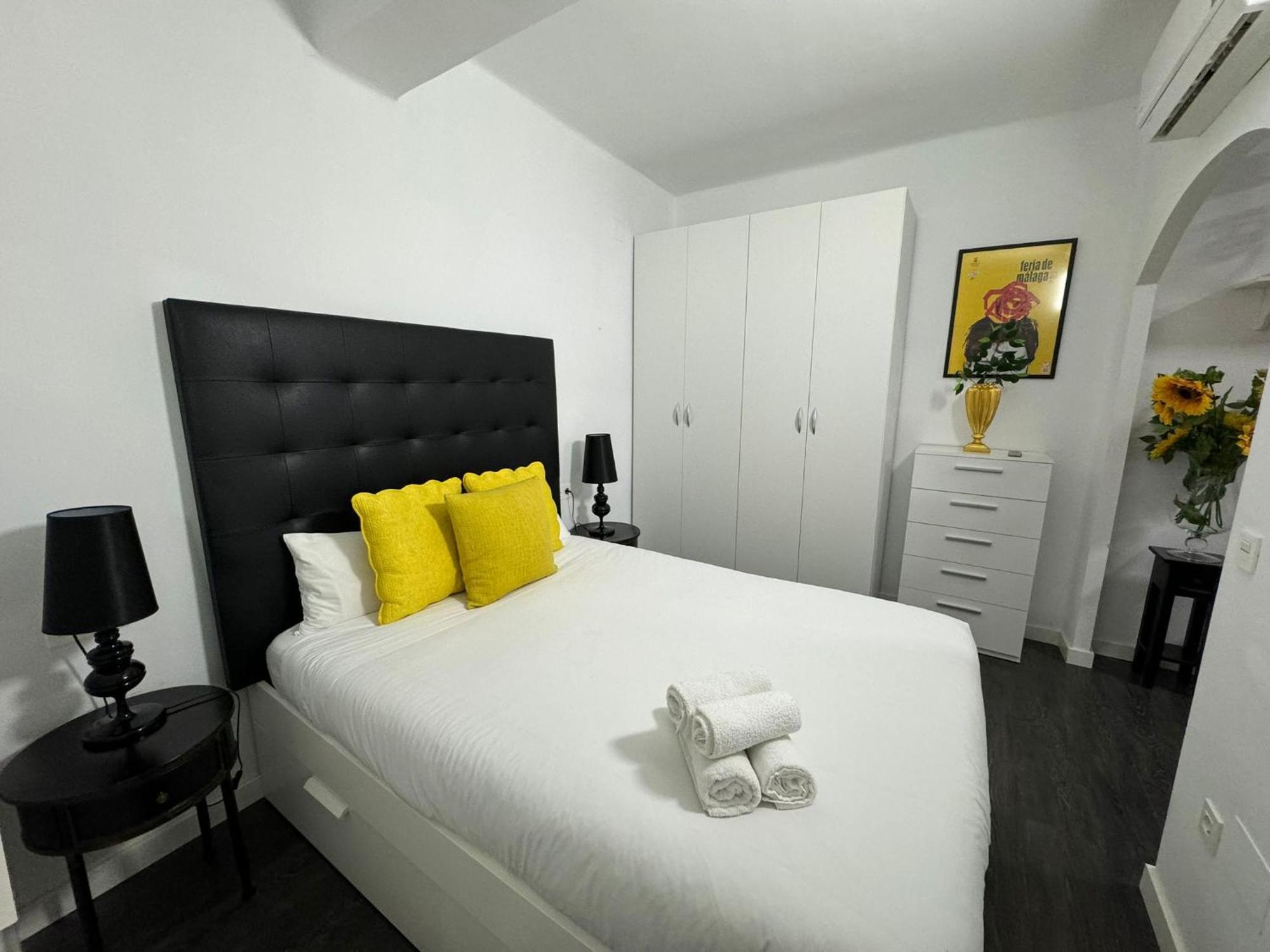 A 20 Pasos Del Museo Picasso Appartement Málaga Buitenkant foto